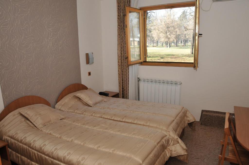 Hotel Kanet Skopje Zimmer foto